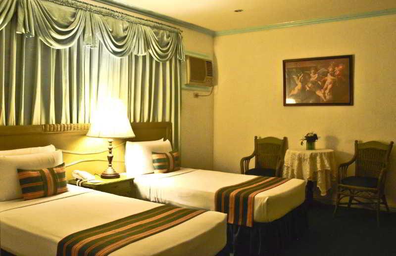 Villa Margarita Hotel Davao City Esterno foto